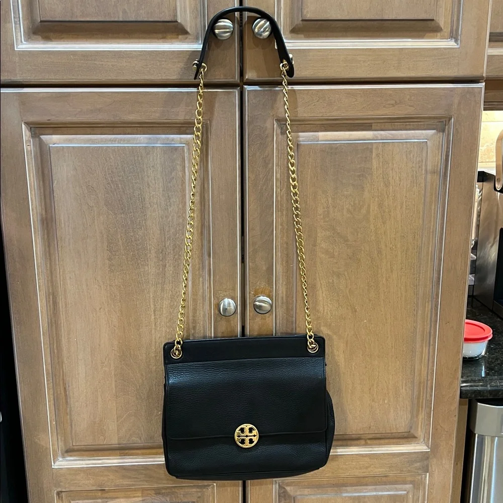 Tory Burch Black Leather Chelsea Shoulder bag/ CrossbodyBag. - Picture 10 of 16